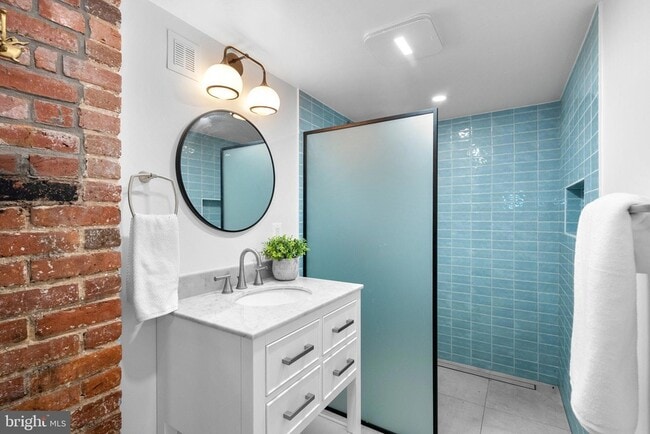 Photo - 1616 Kilbourne Pl NW