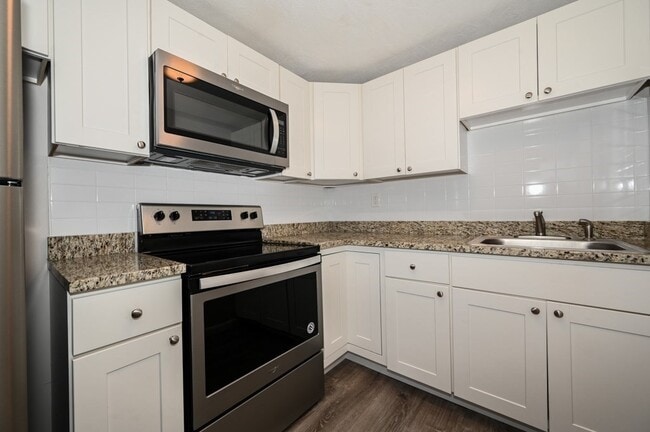 Photo - 175 Millwood St Unit F2