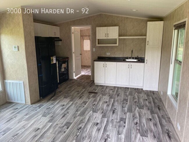 Photo - 3000 John Harden Dr