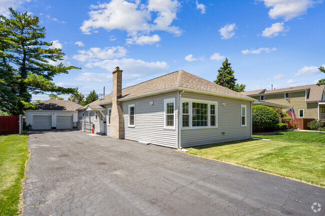 Building Photo - 4532 Raymond Ave Rental