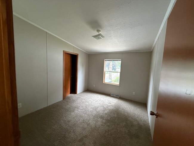 Photo - 260 Timber Ln