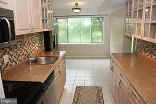 Photo - 3 BEDROOM CONDO WITH BALCONY, ALL UTILITIES INCLUDED Unit 102