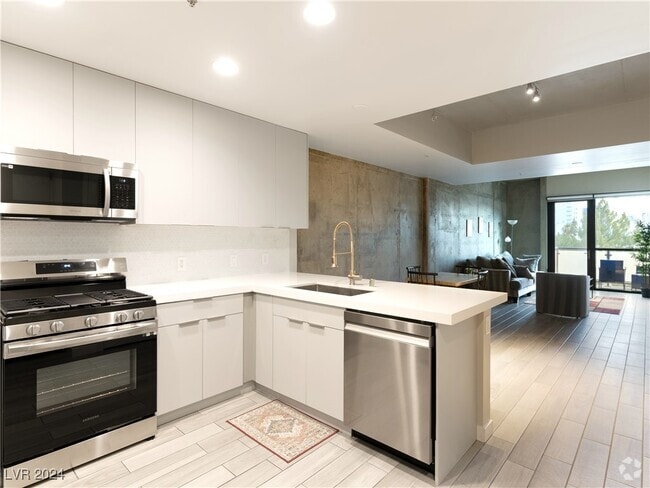 Building Photo - 353 E Bonneville Ave Rental