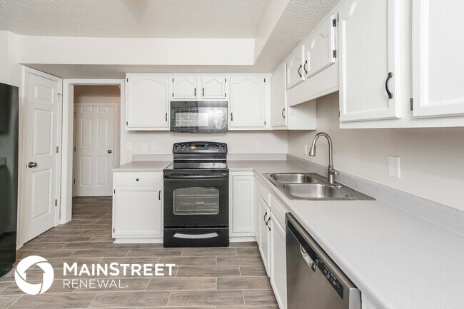 Photo - 658 Cornerbrook Ln