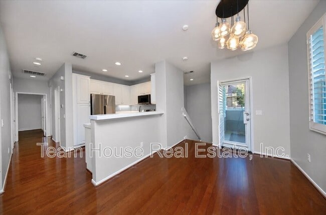 Photo - 27274 Arbor Pl