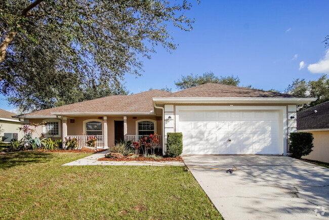 Building Photo - 2014 Southern Oak Loop Rental