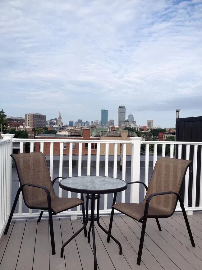 Photo - 1053 Beacon St