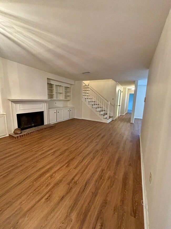 Building Photo - 5416 Heatherstone Dr