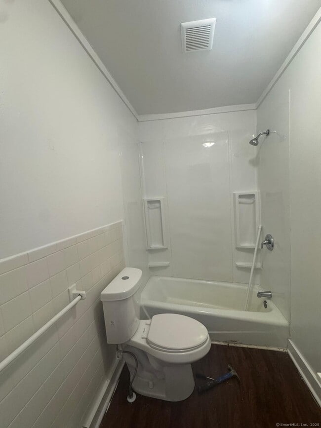 Photo - 202 Noble Ave Unit 3
