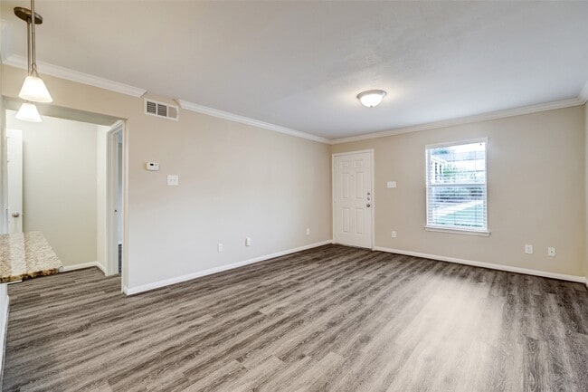 Building Photo - 1600 W T C Jester Blvd Unit 25