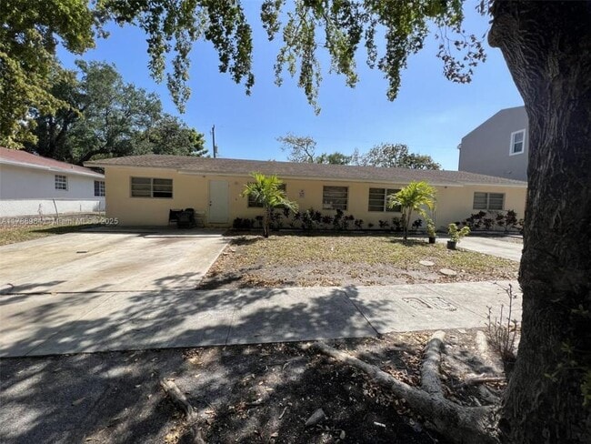 Building Photo - 3 bedroom in North Miami FL 33161 Rental