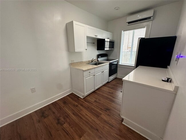 267 NW 33rd St Unit 2