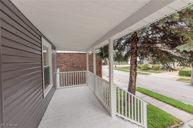 Photo - 1558 Winchester Ave