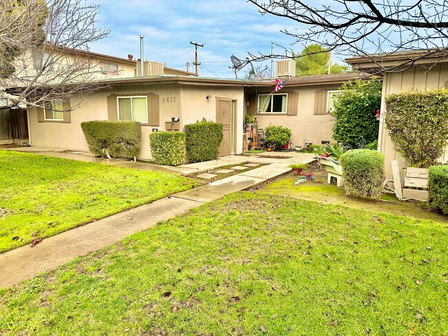 Photo - 1411 Minnewawa Ave Apartment Unit 1411 Minnewawa Ave #A