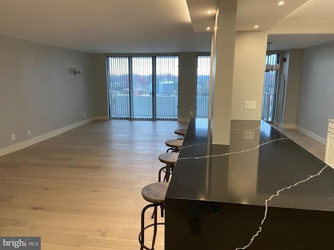 5101 River Rd Unit 1201