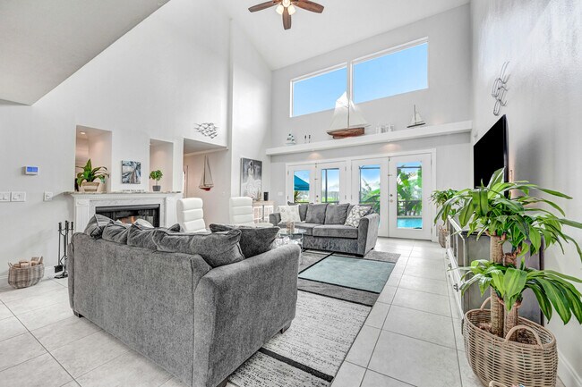 Photo - 1585 Sykes Creek Dr