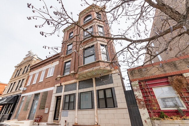 Photo - 1907 S Racine Ave Casa