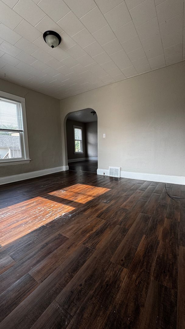 Photo - 871 Wood St