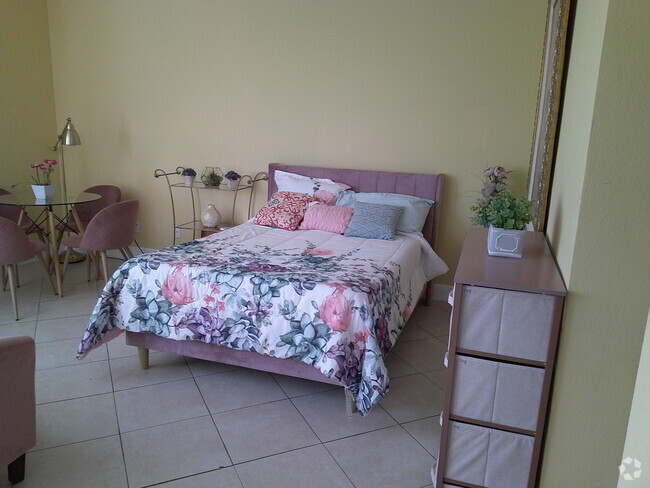 Building Photo - 6425 Royal Palm Beach Blvd Rental