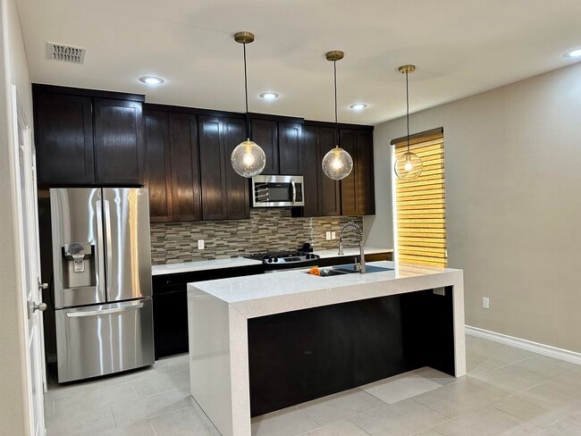 Photo - 7978 Elka Lp