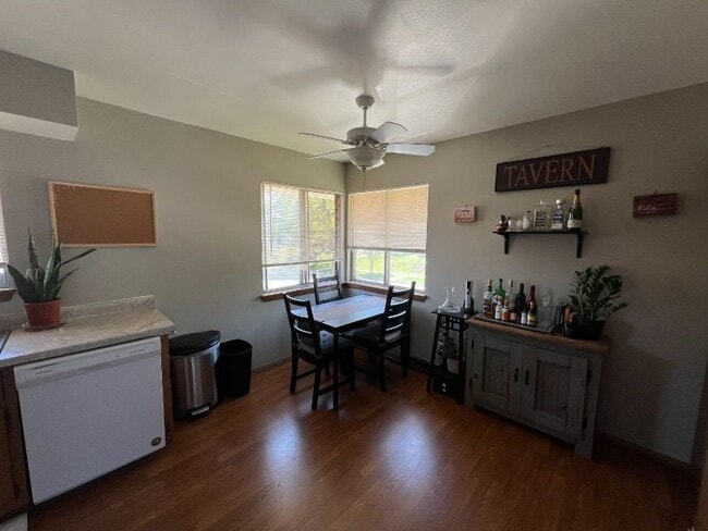 Photo - 3642 E Lunham Ave