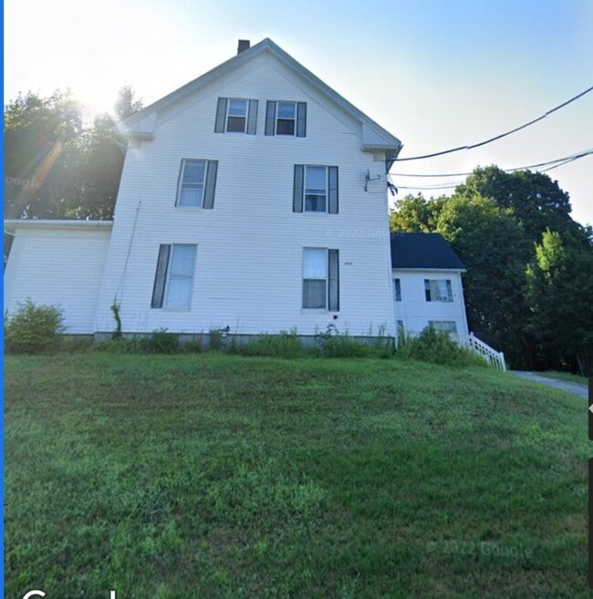 Building Photo - 617 Main St