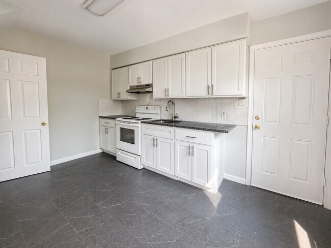 Photo - 2601 N Sartain St