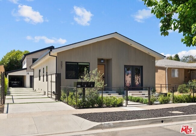 Building Photo - 9051 Lucerne Ave Rental