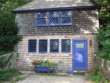 Front of Cottage - 22 S Beach Rd House