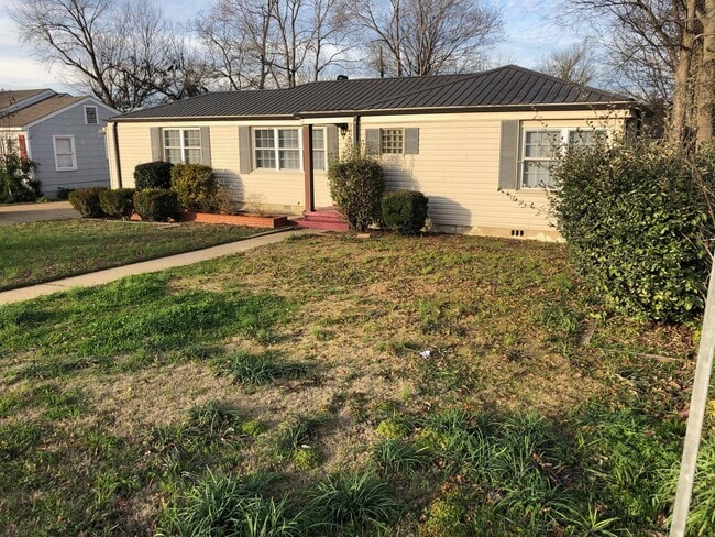 Photo - 3 bed, 1 bath home, Only minutes away from The University of Alabama