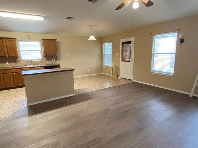 Photo - 258 Western Dr