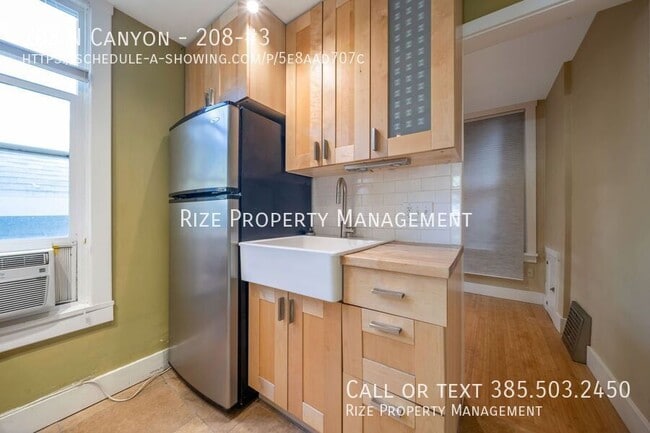 Building Photo - 208 N Canyon-208-#3 Unit 208-#3
