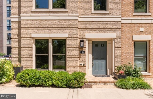 Photo - 1527 16th Rd N