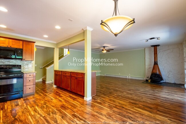Building Photo - Tranquil Two-Bedroom Condo Overlooking Lak...