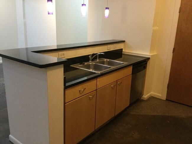 Photo - 1101 W Marshall St Unidad Apt 119