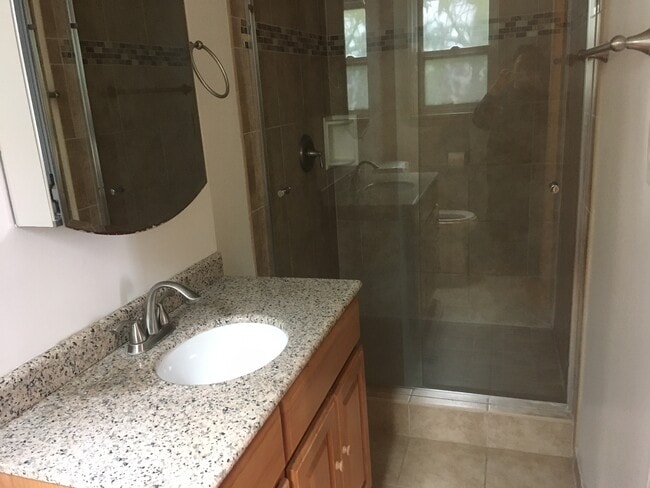 Bathroom - 10985 W Sunset Blvd