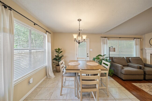 Photo - 135 S Delta Mill Cir