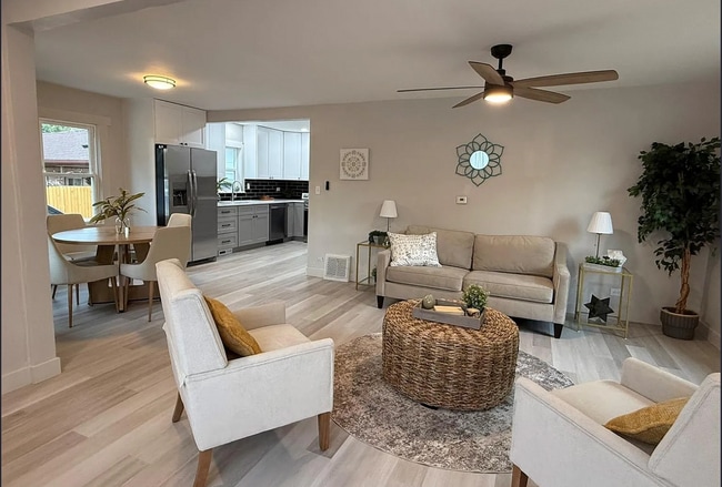 Photo - 1925 Syracuse St