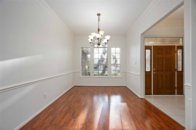 Photo - 8615 Saratoga Dr