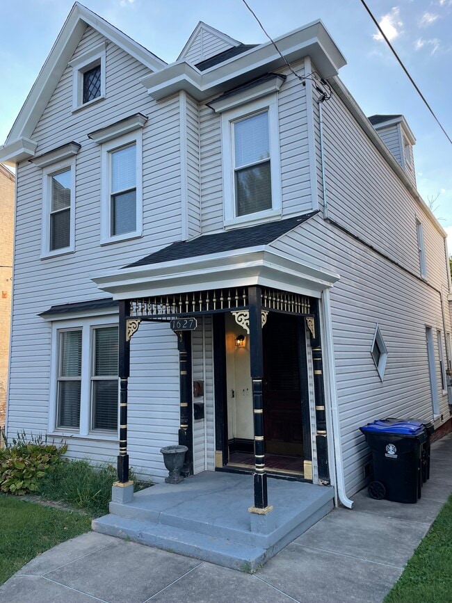 Building Photo - 1627 Story Ave Unit Apt 2