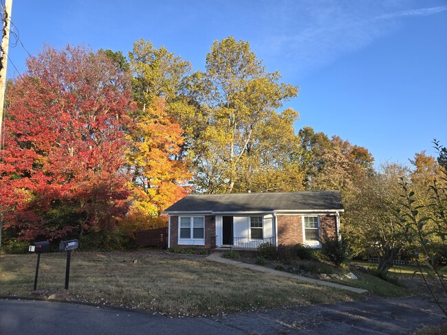 Cute home on a Cul de Sac with plentuy of yard and privacy - 15 Kirby Pl Apartments Unit 15 Kirby Place