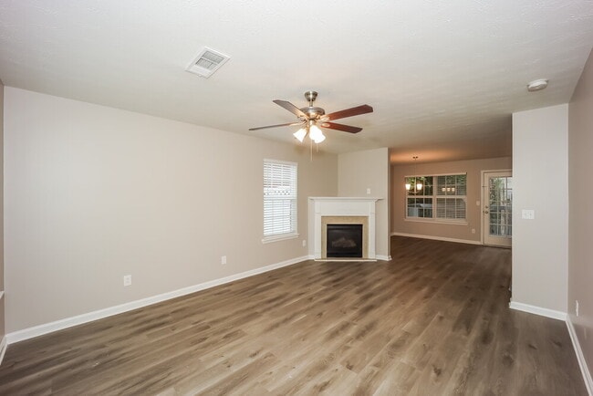 Photo - 2534 Walter Way