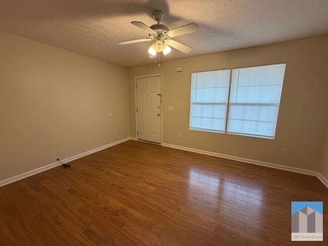 Photo - 5196 Tew Ln SW