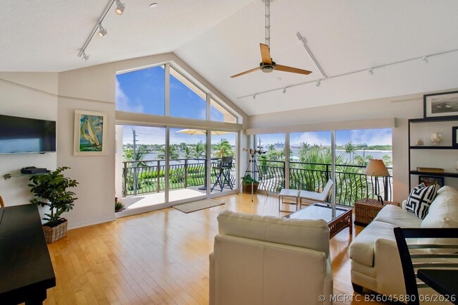 314 Inlet Way Unit 303