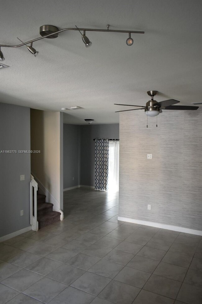 Photo - 3392 SE 1st St