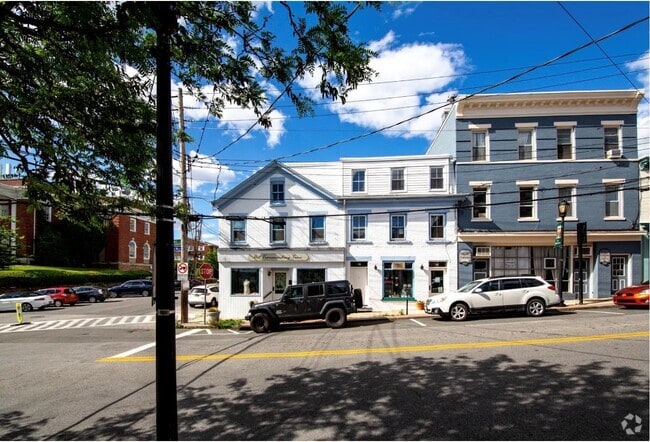 Building Photo - 3 Spring St Rental