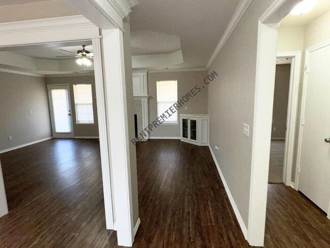 Photo - 241 W Pines Way