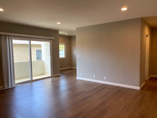 Living room - 1132 16th St Unidad 5