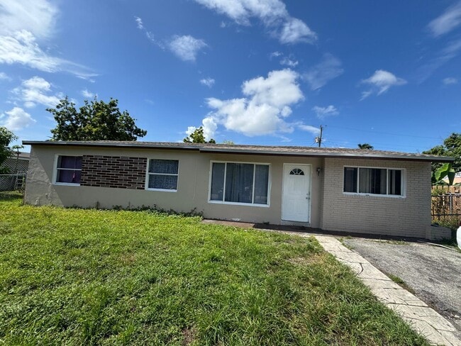 Building Photo - 6110 SW 16th St Rental