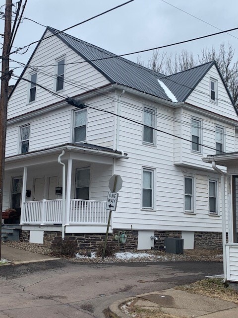 side view - 433 West St Unit 433